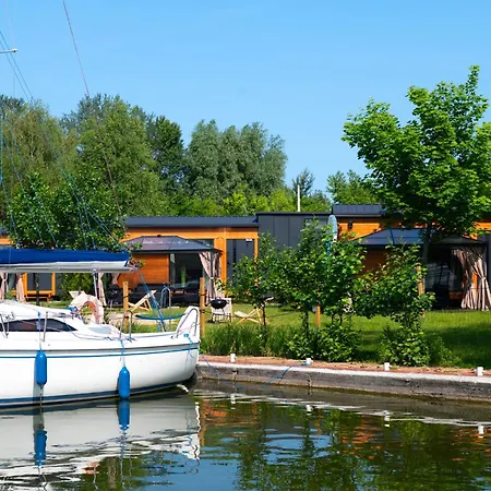 3 Widoki Kiekrz -domki Tiny House Z Prywatna Plaza I Pomostem Nad Jeziorem Kierskim Camping Poznań