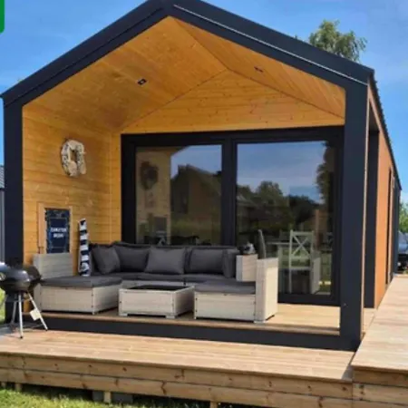 Kamp alanı 3 Widoki Kiekrz -domki Tiny House Z Prywatna Plaza I Pomostem Nad Jeziorem Kierskim *